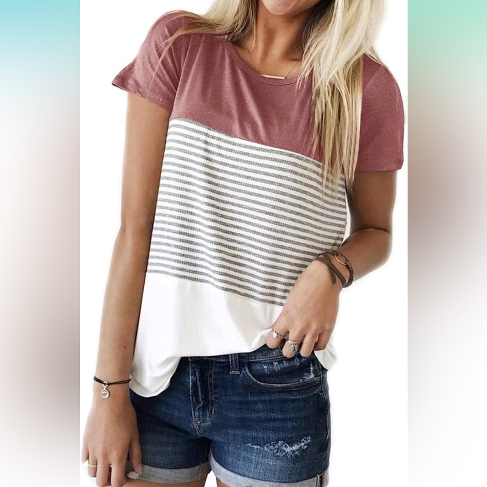 Women’s color block tee size small